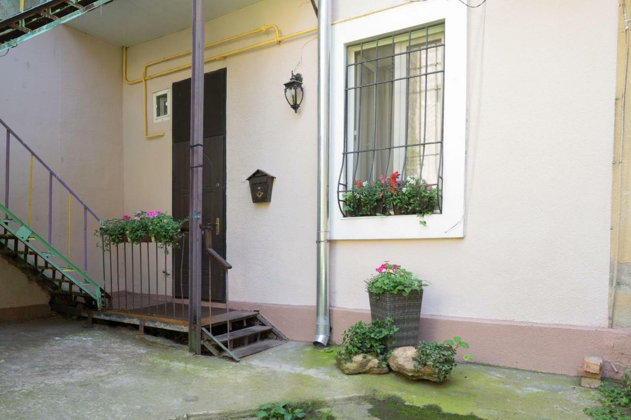 Cozy Apartment on Yevreiska Street Odessa Exterior foto
